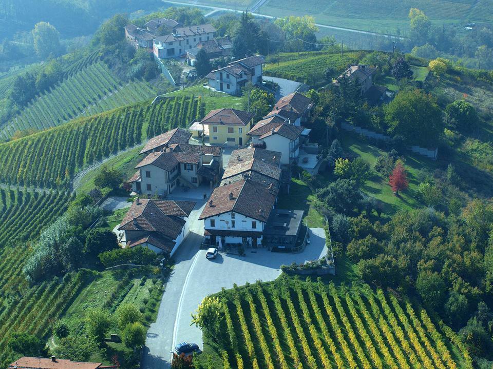 Bed and Breakfast La Rosa Dei Vini Serralunga d'Alba Zewnętrze zdjęcie